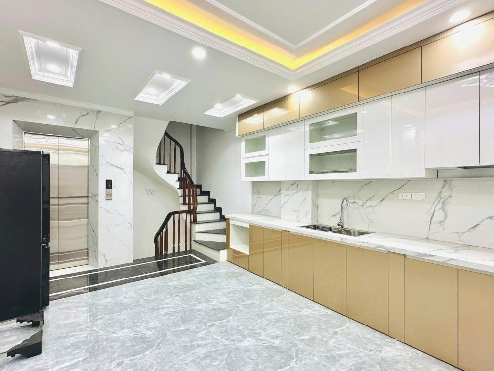 Nhà Mới Xây Trần Duy Hưng - Trung Hòa - Thang Máy, 20m Ra Phố