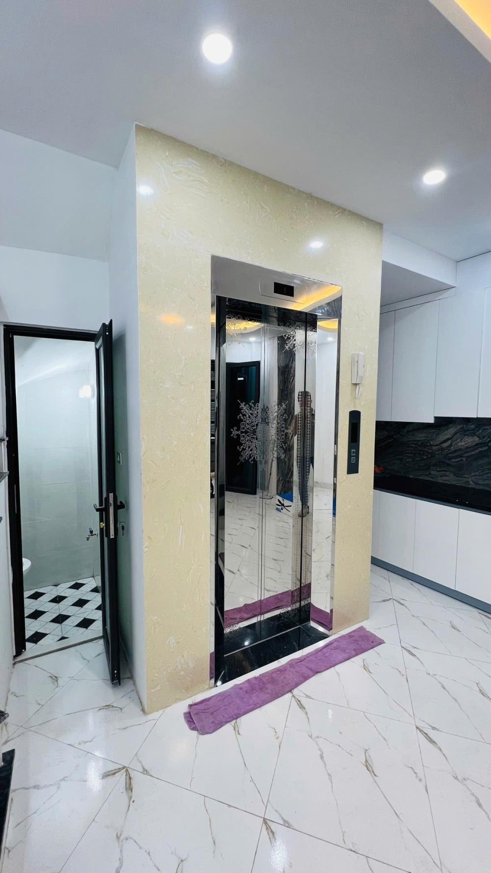 Bán Nhà Phố Quan Nhân 5 Tầng, Thang Máy, Full Nội Thất - Giá 7.95 Tỷ