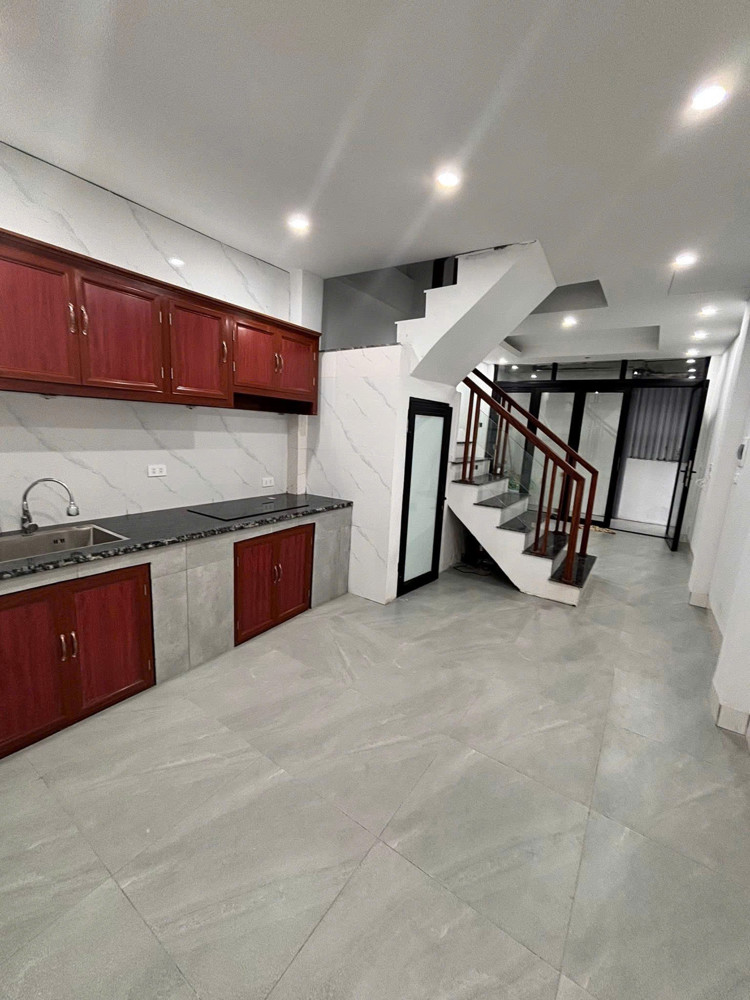 Nhà mới xây- Hộ khẩu Ngọc Thụy - 3 Tầng,4 phòng ngủ - 4ty25- 10p Sang phố Cổ