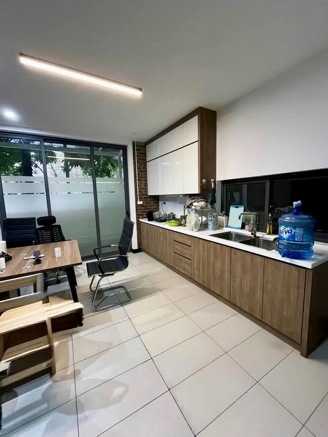 Biệt Thự Góc Nguyễn Trãi - 156m² - Mặt Tiền 25m - Vị Trí Đắc Địa