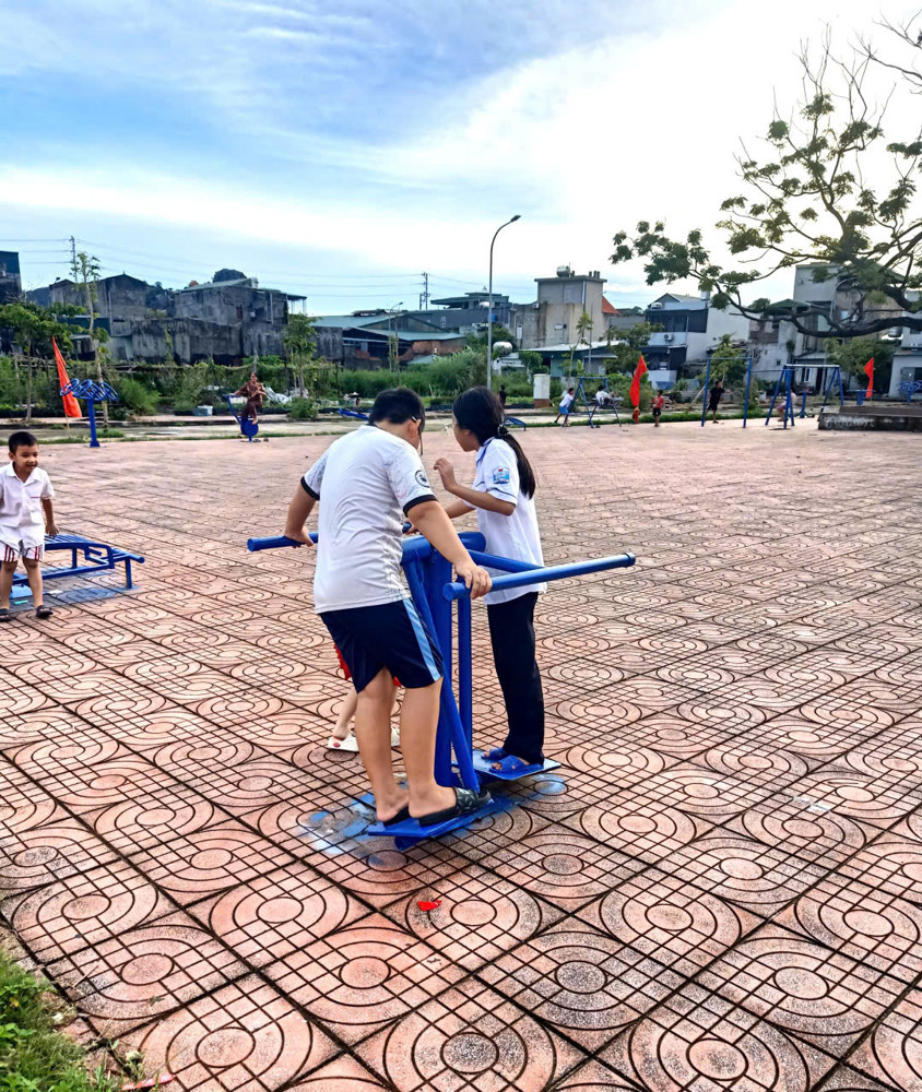 Bán gấp nhà 2 tầng kiên cố – ô tô đỗ cửa