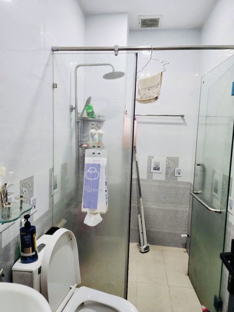 Bán nhà mặt tiền  đường Số 8, Tăng Nhơn Phú, TP HCM,  DT 130m2, 3 tầng, 5PN, sổ hồng. Giá 11.6 tỷ
