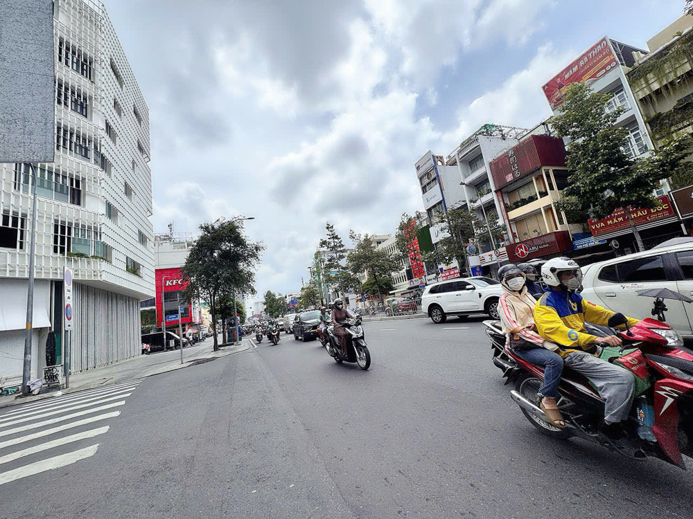 BÁN NHÀ MẶT TIỀN KD Đ.NGUYỄN THÁI HỌC, QUẬN 1 - SẴN DÒNG TIỀN ĐỀU 45TR/TH
