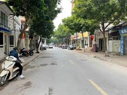 Chính chủ  bán nhà mặt phố Phú Thượng 240m². Mặt tiền 18m  nhà 3 tầng. Lô góc giá 48,6tỷ