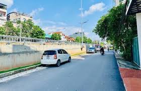 Bán 1000m2 nhà mặt đường Âu Cơ Quận Tây Hồ. lô góc giá đầu tư