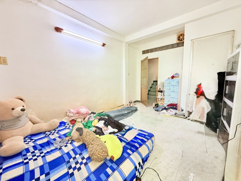Giáp Quận 10 vài bước ra đường Xe Hơi Nha Chính Chủ Lâu năm