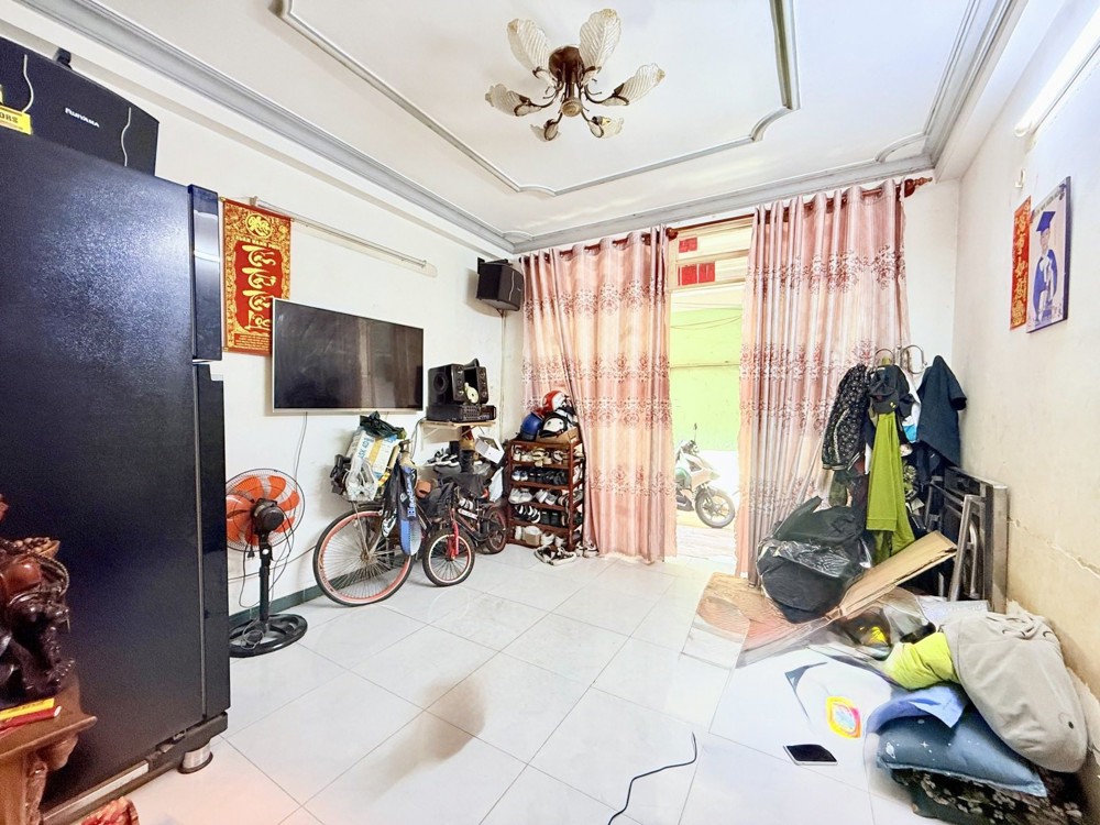 Giáp Quận 10 vài bước ra đường Xe Hơi Nha Chính Chủ Lâu năm