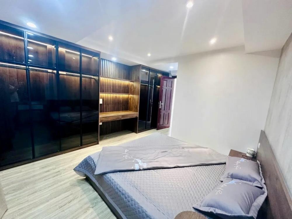 Bán Nhà Minh Khai Lô Góc 7 Tầng, Thang Máy, Nội Thất Xịn - 9.8 Tỷ