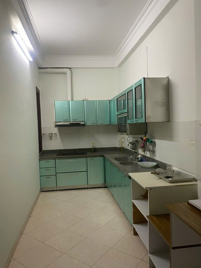 Bán nhà mặt phố Hào Nam, Đống Đa - 47m² 6 Tầng, Giá 35 Tỷ