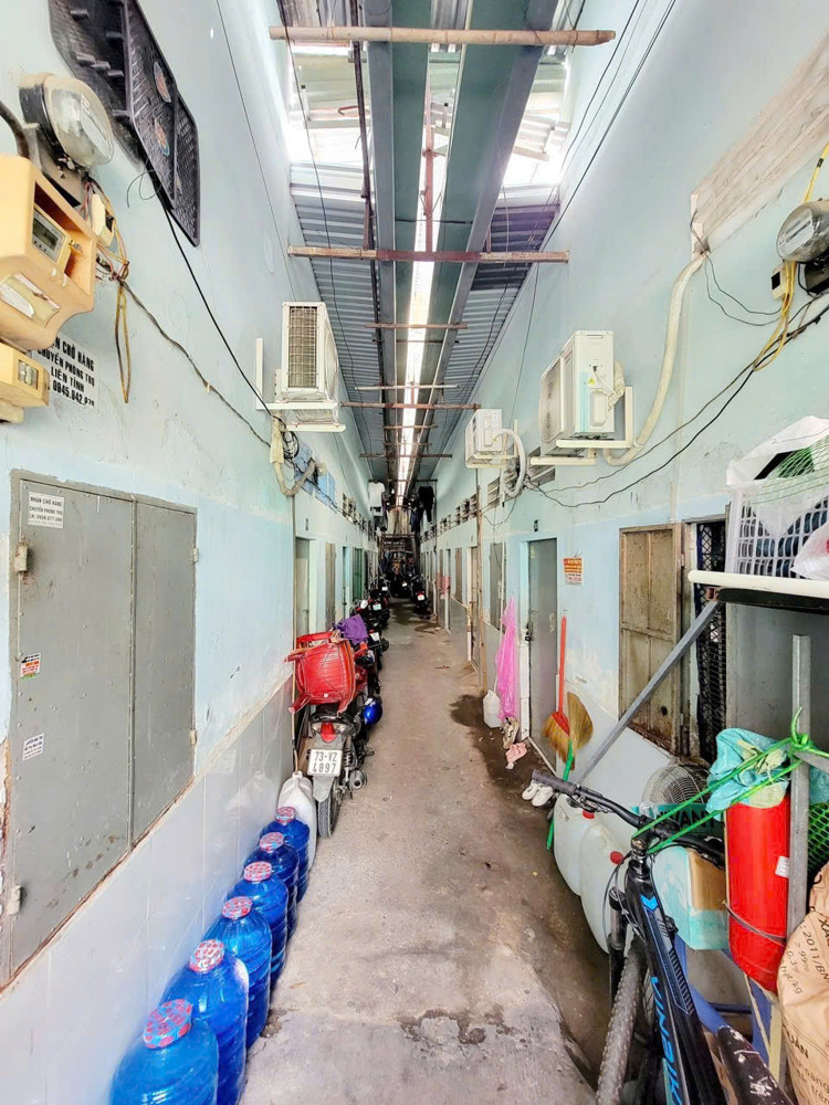 Nhà rộng 225m2, dòng tiền tốt 4%, giá vốn cực tốt 35 tr/m2 (Xung quanh 45 tr), đường nhựa 6m, 20m