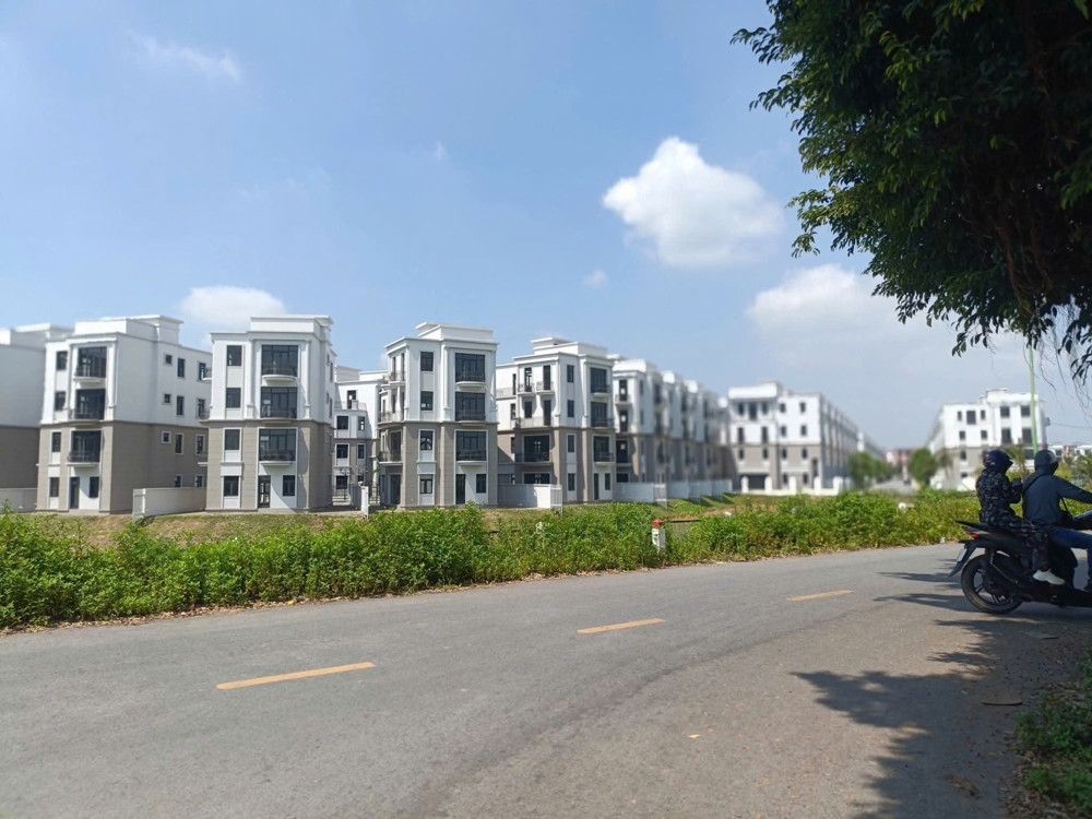 Chính chủ gửi bán Ô Đất đấu giá Tân Quang - Vị trí cực đẹp giá chỉ 8x triệu