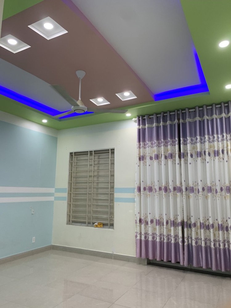 Bán gấp nhà 4 Tầng LÔ GÓC 2 MẶT TIỀN – Ngay TTHC Dĩ An,đường nhựa 20-12m