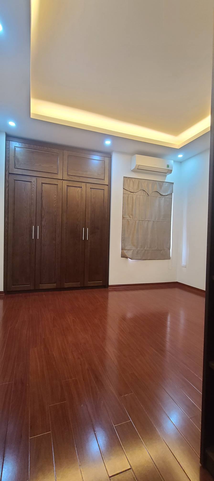 Võng Thị - Nhà phố 45m² 5 tầng, mặt tiền 3.8m, giá 14.85 tỷ