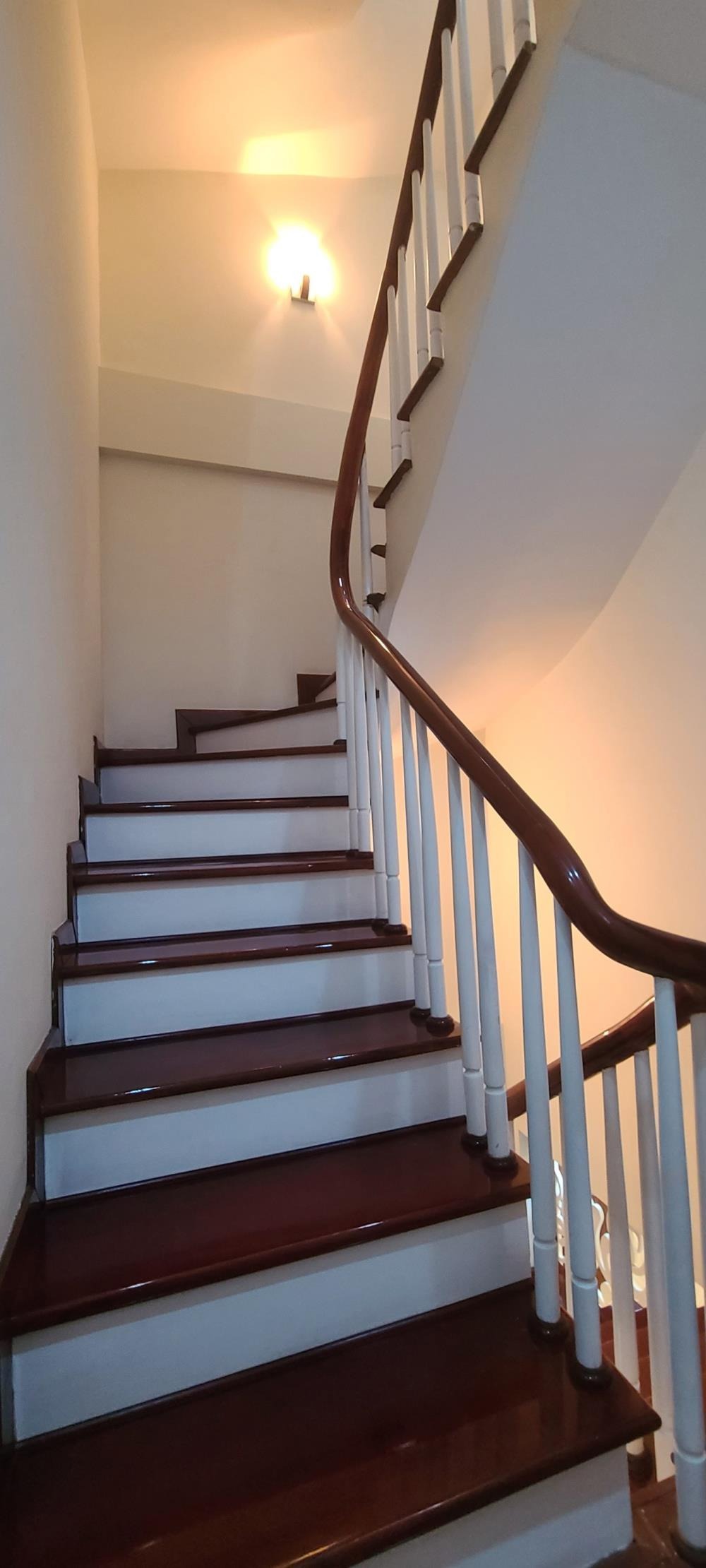 Võng Thị - Nhà phố 45m² 5 tầng, mặt tiền 3.8m, giá 14.85 tỷ
