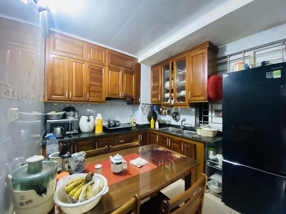 TẬP THỂ TẦNG 1 CẦU GIÁY DT 80M 3 NGỦ  2 WC GIÁ 4,750 TỶ,Ô TÔ ĐỖ NGÀY ĐÊM