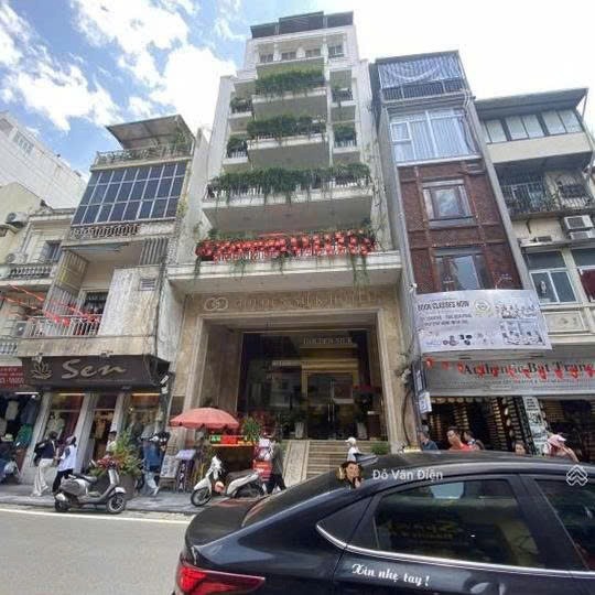 Bán nhà mặt phố Hàng Bông - 85m2, 8 tầng, Mặt tiền 6m - Giá 70 tỷ