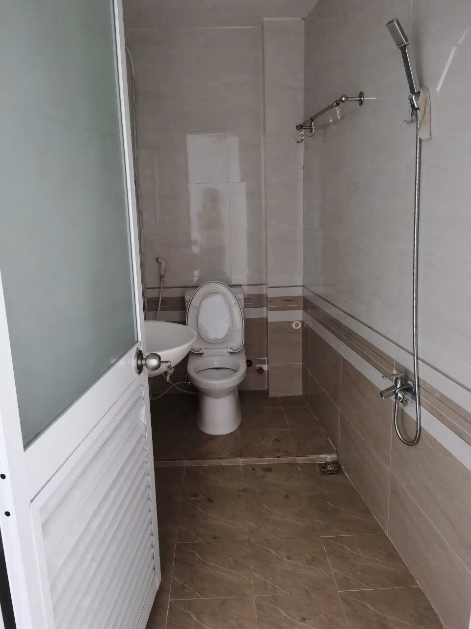 Bán nhà góc 2 mặt tiền Lý Nam Đế, Quận 11 - 4x15m, 4 Tầng, Giá 14.5 Tỷ