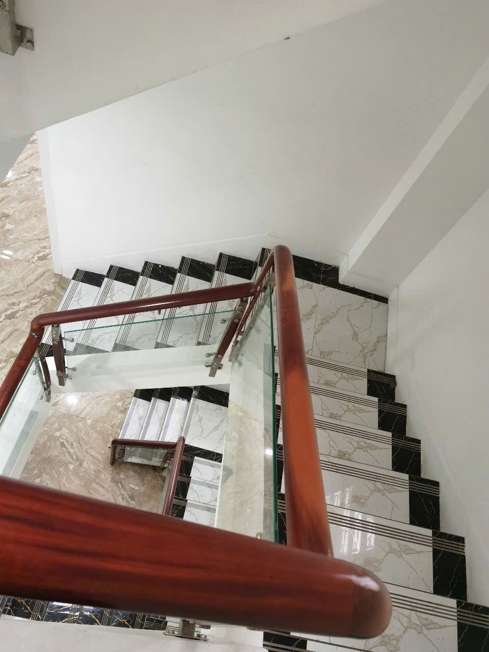 Bán nhà góc 2 mặt tiền Lý Nam Đế, Quận 11 - 4x15m, 4 Tầng, Giá 14.5 Tỷ
