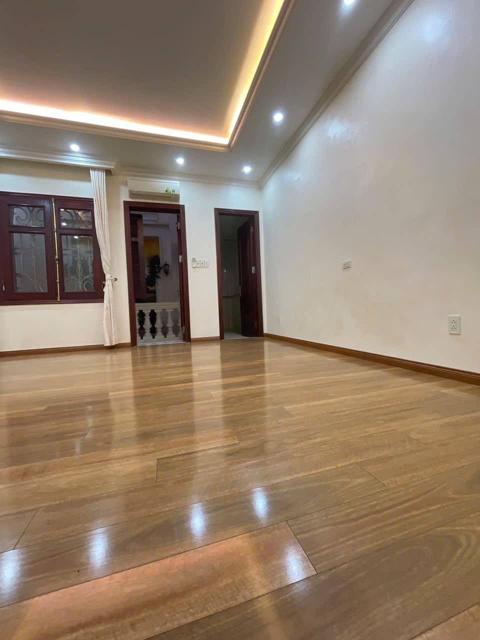 Cho Thuê Biệt Thự Dịch Vọng - 230m² - 4 Tầng - Giá 52tr/th