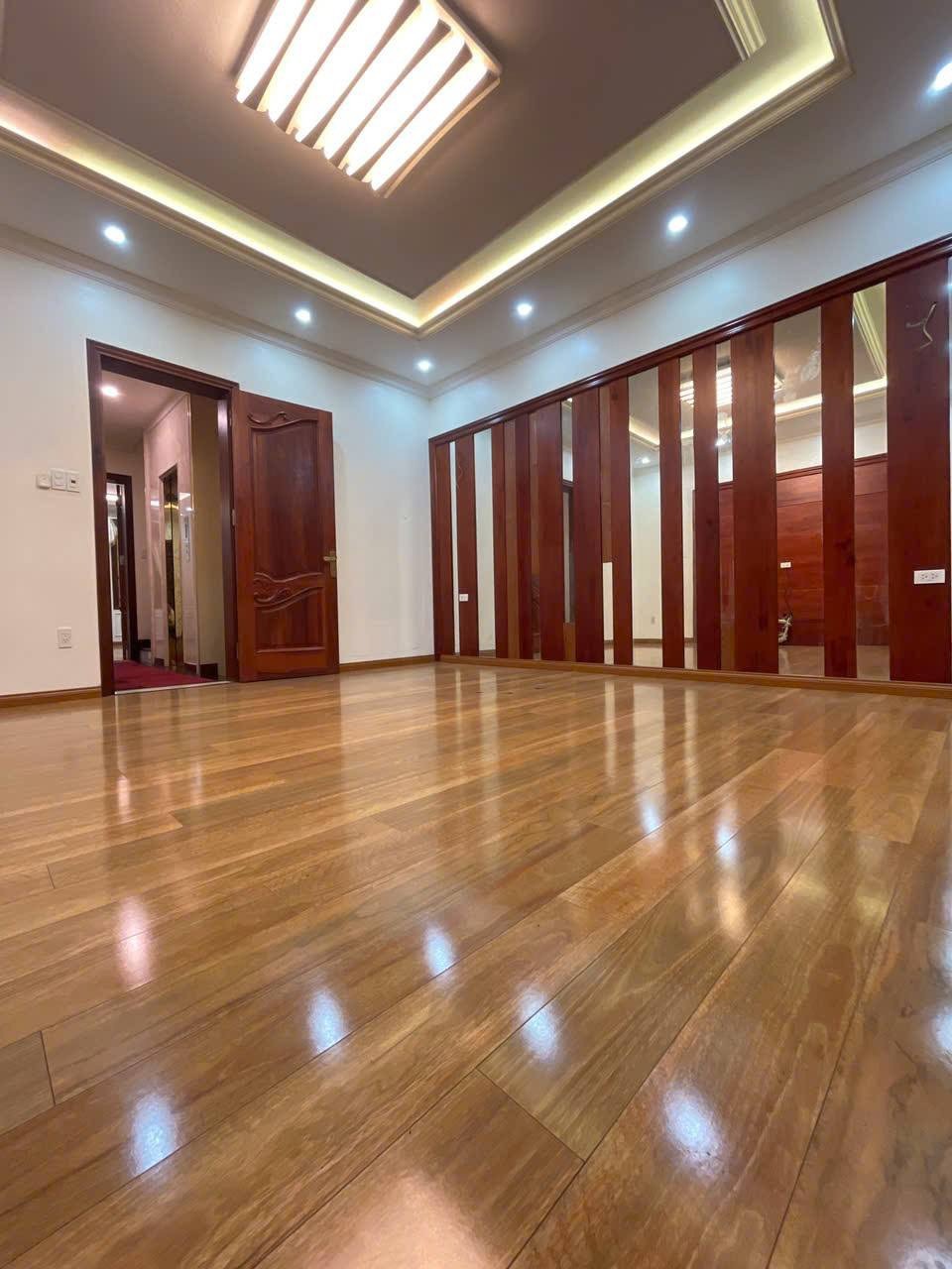 Cho Thuê Biệt Thự Dịch Vọng - 230m² - 4 Tầng - Giá 52tr/th