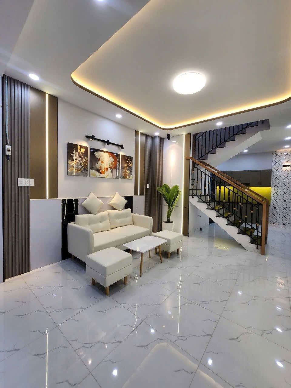 Nhà Tân Phú Full Nội Thất - 40m2, 2 Tầng, 5.65 Tỷ TL - Hẻm Vườn Lài