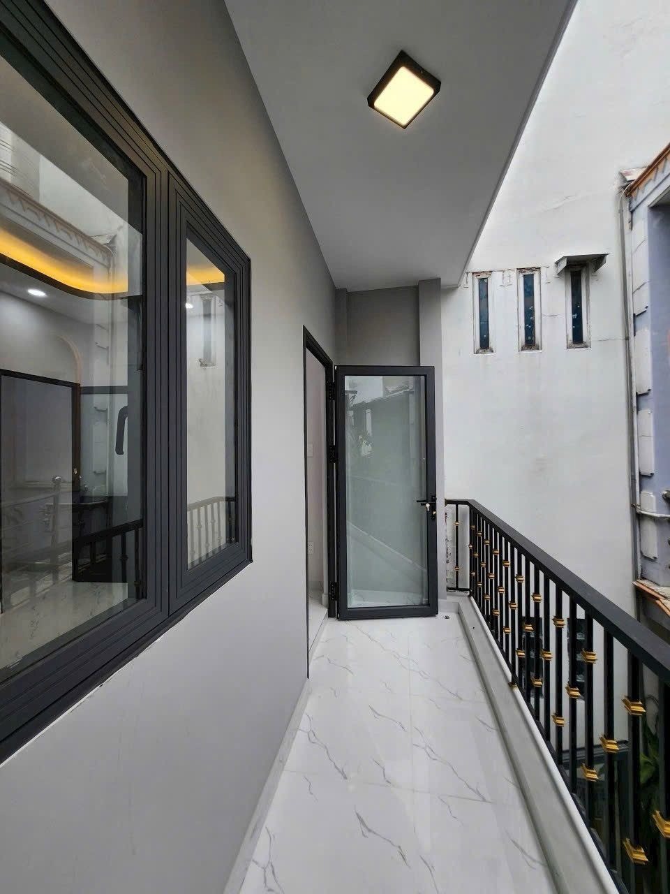 Nhà Tân Phú Full Nội Thất - 40m2, 2 Tầng, 5.65 Tỷ TL - Hẻm Vườn Lài