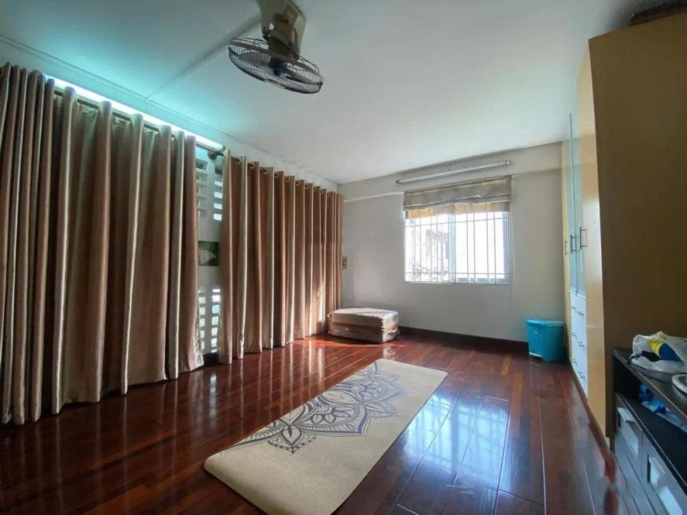 Bán Nhà Quận 1 - CHDV 105m2, 4 Tầng, HXH Tân Định - Giá 21.5 Tỷ