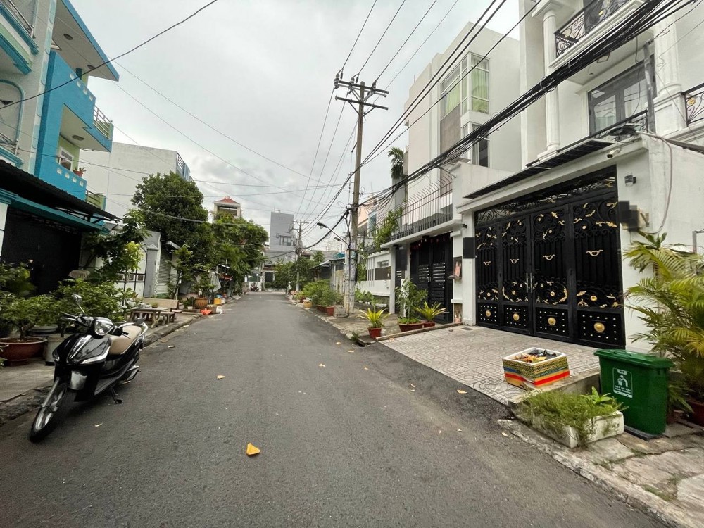 Bán Nhà Hoàng Ngọc Phách, Tân Phú - DT 95m2, Ngang 4m7 - Hẻm 10m xe tải thông