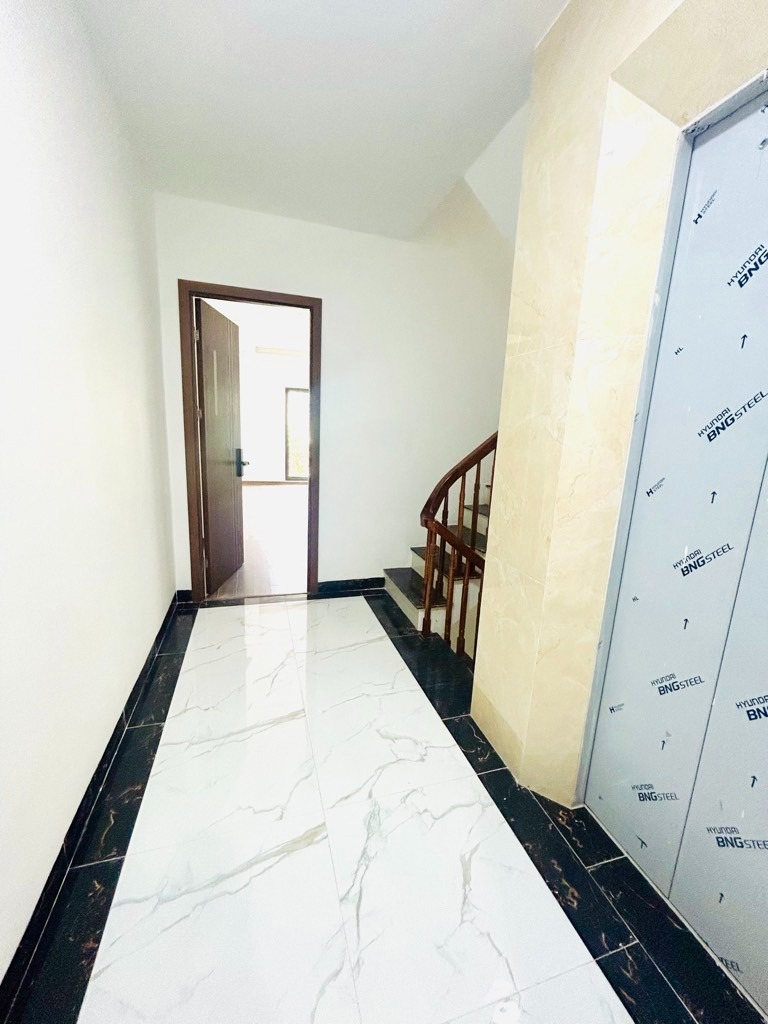 Nhà Mới 5 Tầng, Thang Máy, Ngõ Ô Tô - Vị Trí Đắc Địa