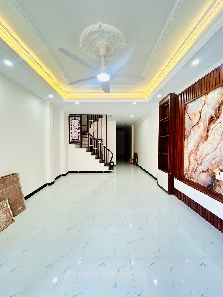 Nhà Mới 5 Tầng, Thang Máy, Ngõ Ô Tô - Vị Trí Đắc Địa