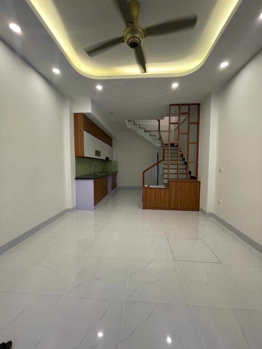 Siêu phẩm Lạc Long Quân - Cầu Giấy: Nhà 5 tầng Full Nội Thất - Giá 8.3 tỷ