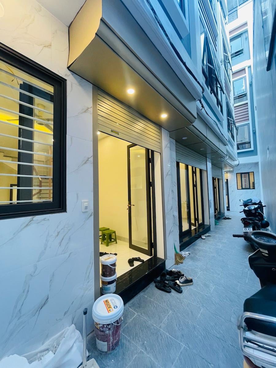 Siêu phẩm Lạc Long Quân - Cầu Giấy: Nhà 5 tầng Full Nội Thất - Giá 8.3 tỷ