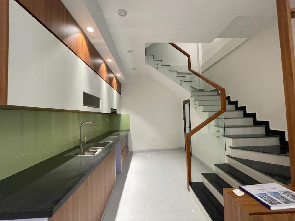 Siêu phẩm Lạc Long Quân - Cầu Giấy: Nhà 5 tầng Full Nội Thất - Giá 8.3 tỷ