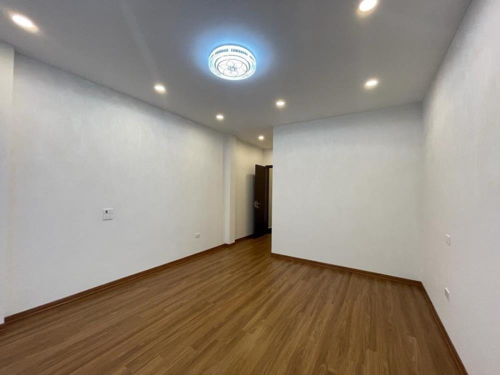 Siêu phẩm Lạc Long Quân - Cầu Giấy: Nhà 5 tầng Full Nội Thất - Giá 8.3 tỷ