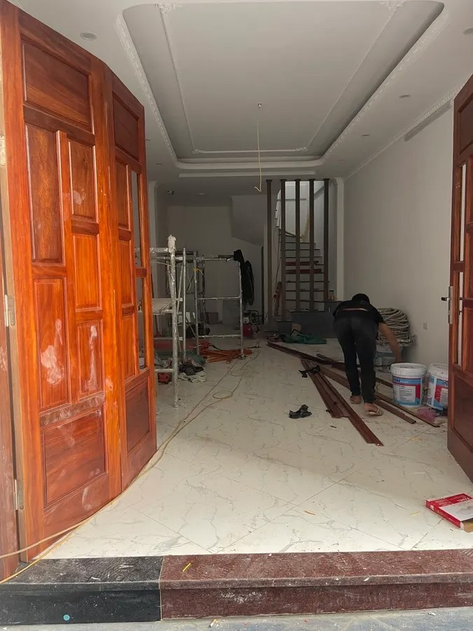 NHÀ MỚI Phố Nguyễn Văn Cừ 33m2 X 5 tầng mặt tiền 3.6m, 6.5 tỷ Long Biên Hà Nội