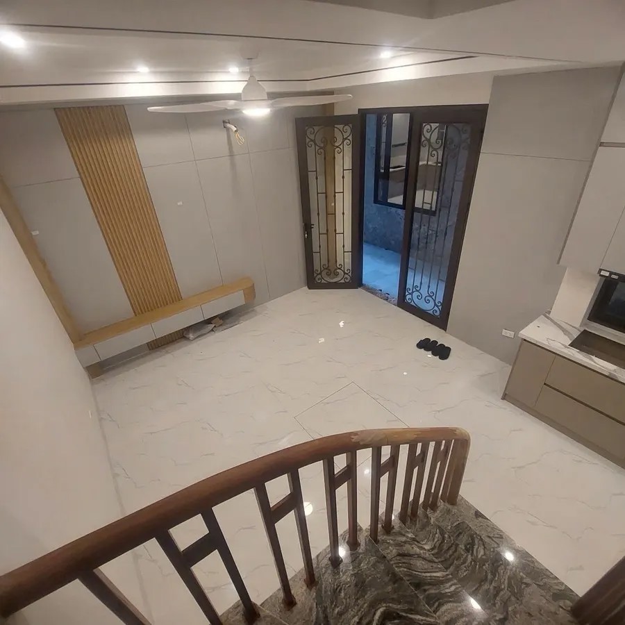 NHÀ MỚI ĐẸP Ở LUÔN Phố Thanh Am 33m X 5 Tầng mặt tiền 5.5m 5.6 Tỷ Long Biên