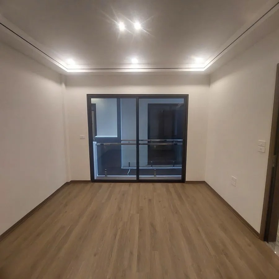 NHÀ MỚI ĐẸP Ở LUÔN Phố Thanh Am 33m X 5 Tầng mặt tiền 5.5m 5.6 Tỷ Long Biên