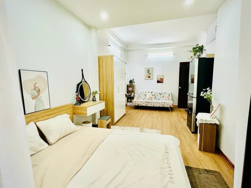 Bán nhà Cầu Giấy 48m2, 5 Tầng, Ô Tô Đỗ Cửa, Giá 8.8 Tỷ