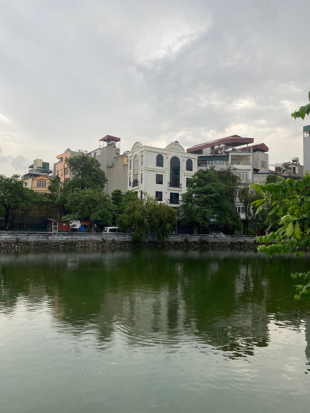 Bán nhà mặt phố Tân Xa, Hà Đông - View Hồ - 4 Tầng - Giá 14.39 tỷ