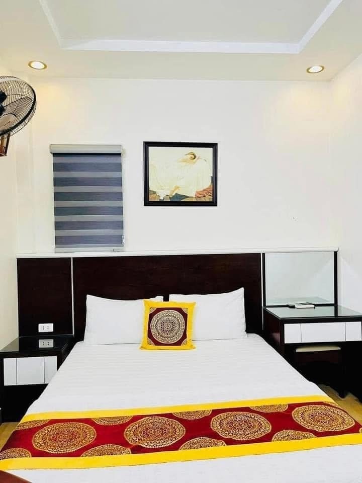 Bán nhà mặt phố Cổ Linh, Long Biên 8 tầng, 82m², mặt tiền 5.2m - Dòng tiền 60tr/tháng