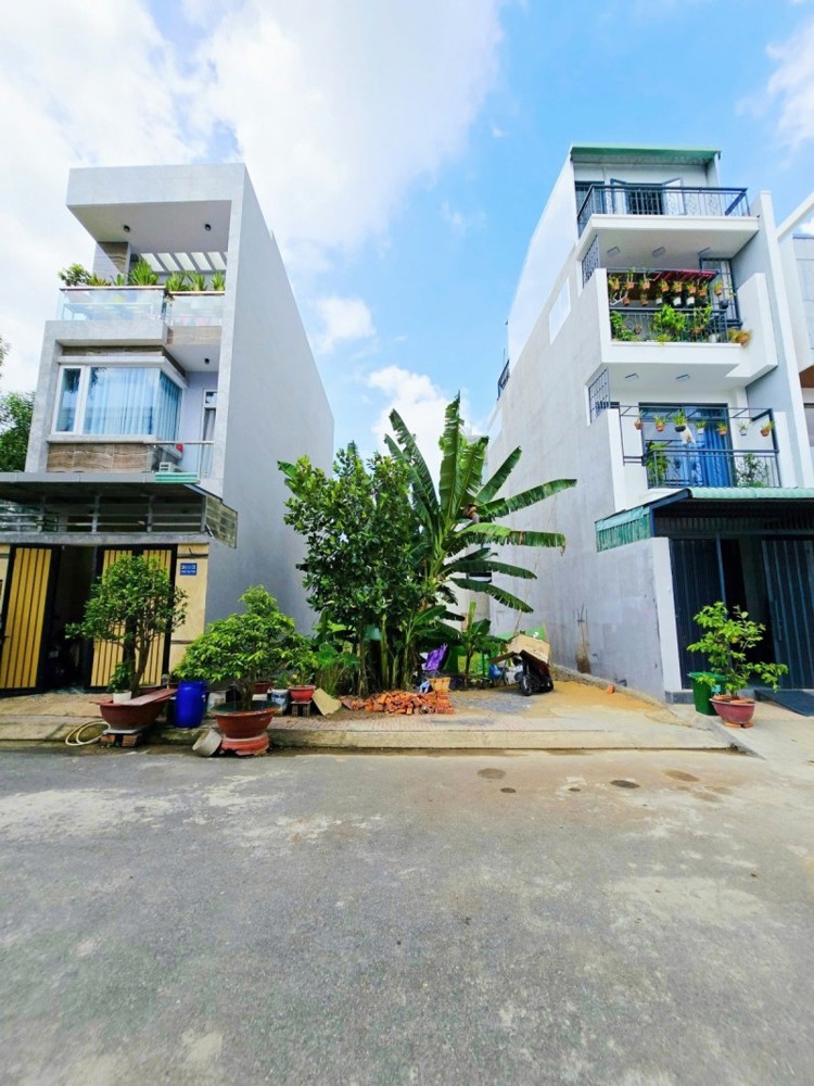 Bán đất thổ cư Đường Long Thuận, Phường Long Phước, TP HCM, DT 59m2, 4 x14.7m, SHR, 3.35 tỷ