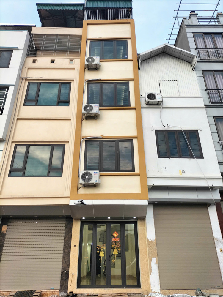 Bán nhà mặt đường QL1A Ngọc Hồi - khu vực Thanh Trì.5 tầng 32m2 10.7 tỉ