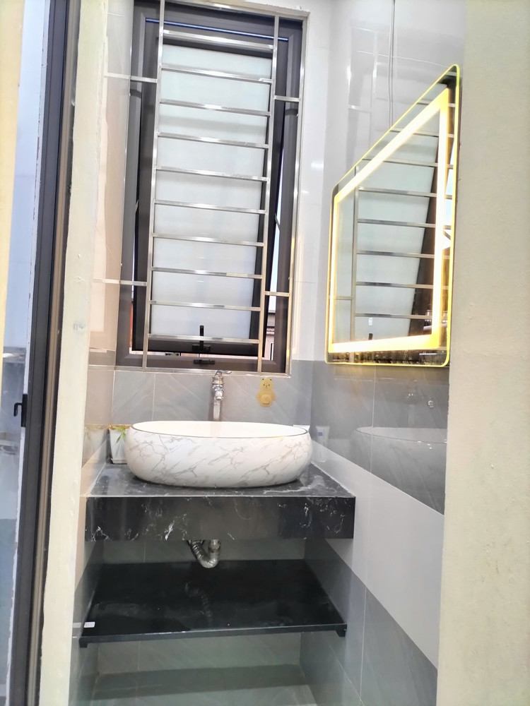 Bán nhà mặt đường QL1A Ngọc Hồi - khu vực Thanh Trì.5 tầng 32m2 10.7 tỉ