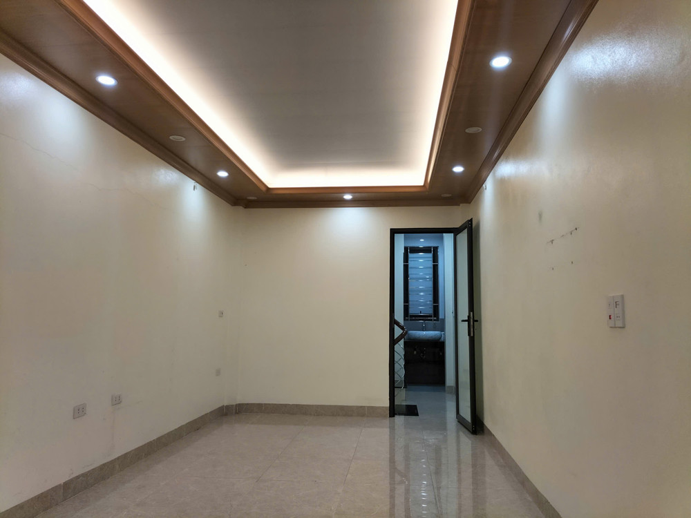 Bán nhà mặt đường QL1A Ngọc Hồi - khu vực Thanh Trì.5 tầng 32m2 10.7 tỉ