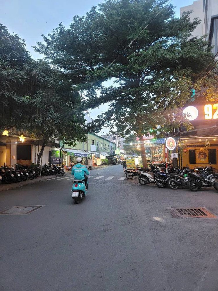 Bán nhà  Vườn Lài, Tân Phú, 120m2, 5 tầng, 8PN,doanh thu 100tr/ tháng