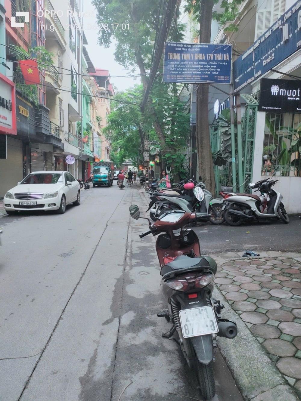 Bán Nhà Phố Thái Hà, Đống Đa 68m², 7 Tầng, Mặt Tiền 4.4m - Giá 37.5 Tỷ