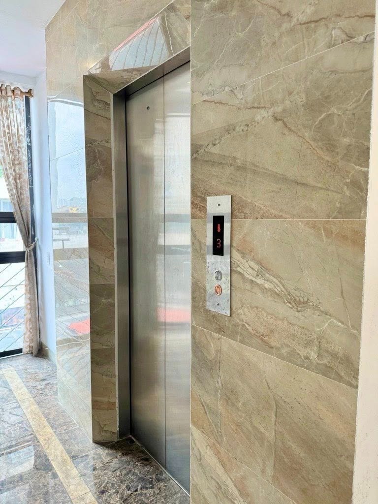 Bán nhà liền kề 2 mặt tiền Viện 103 Nguyễn Khuyến - Diện tích lớn, 6 tầng, thang máy