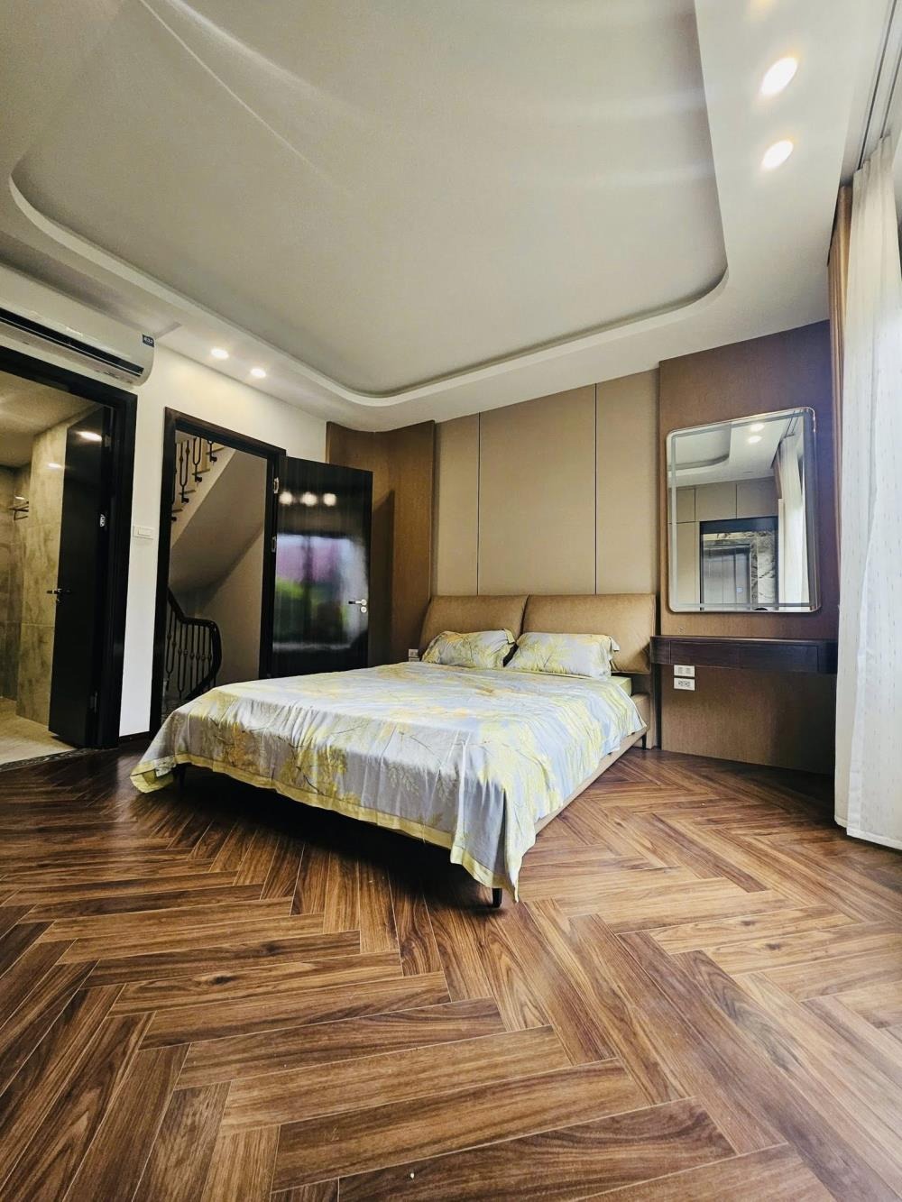 Nhà Mặt Ngõ Trần Duy Hưng 49m² - 5 Tầng - Giá 13.3 Tỷ
