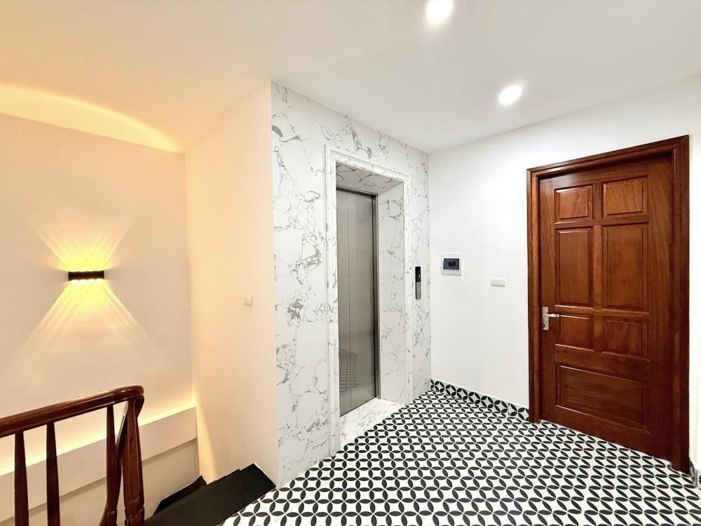 Bán nhà phố Trương Định, Hai Bà Trưng - 5 Tầng, Thang Máy, Ô Tô Đỗ Cửa