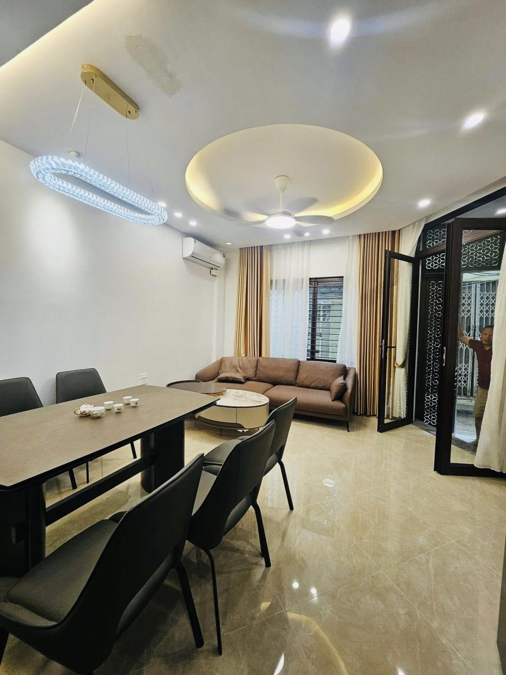 Nhà Mặt Ngõ Trần Duy Hưng 49m² - 5 Tầng - Giá 13.3 Tỷ